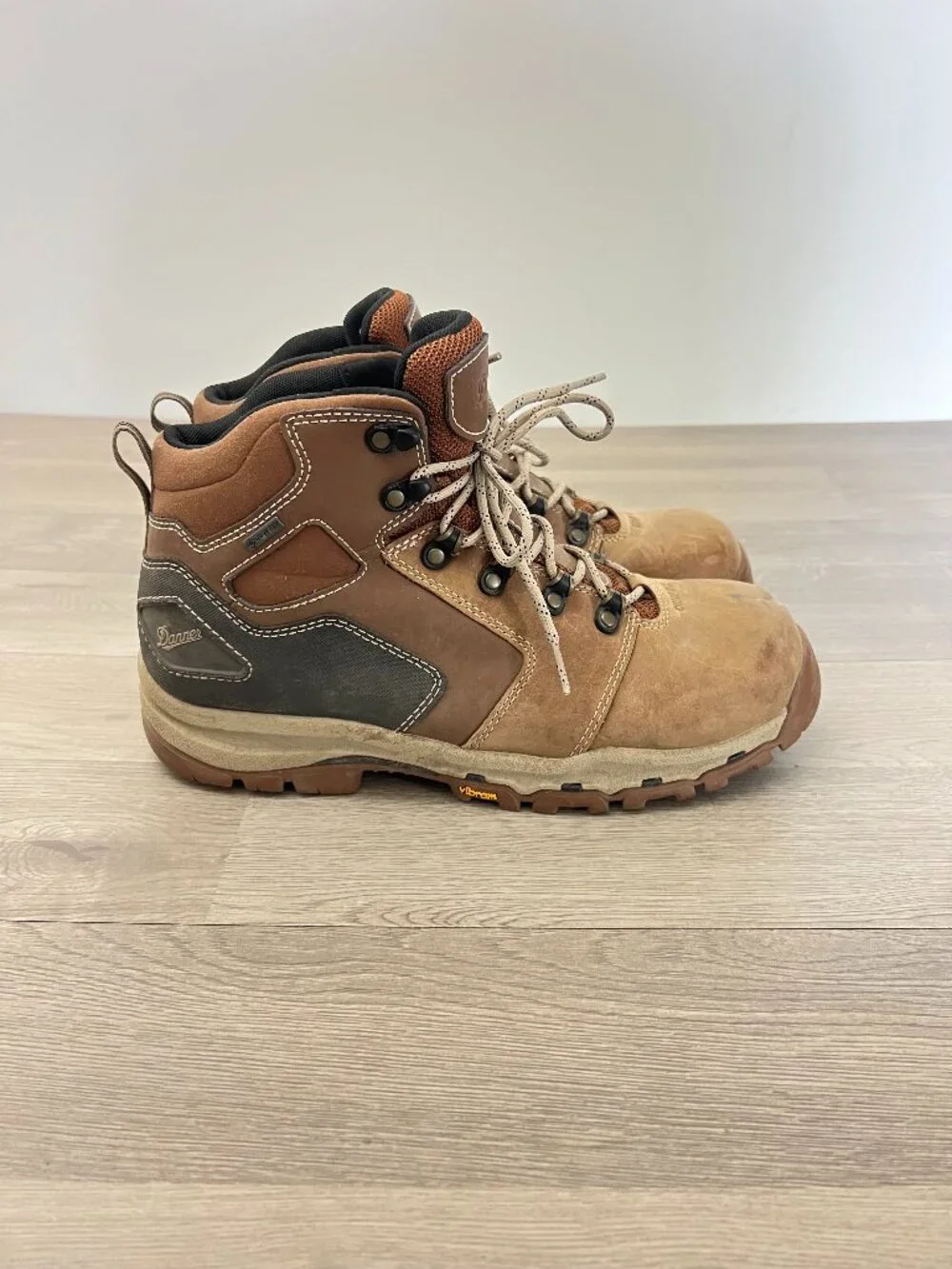 Danner Work Boots Gore Tex Composite Toe Vicious 4.5 Tan Brown Men's Size 9.5 D